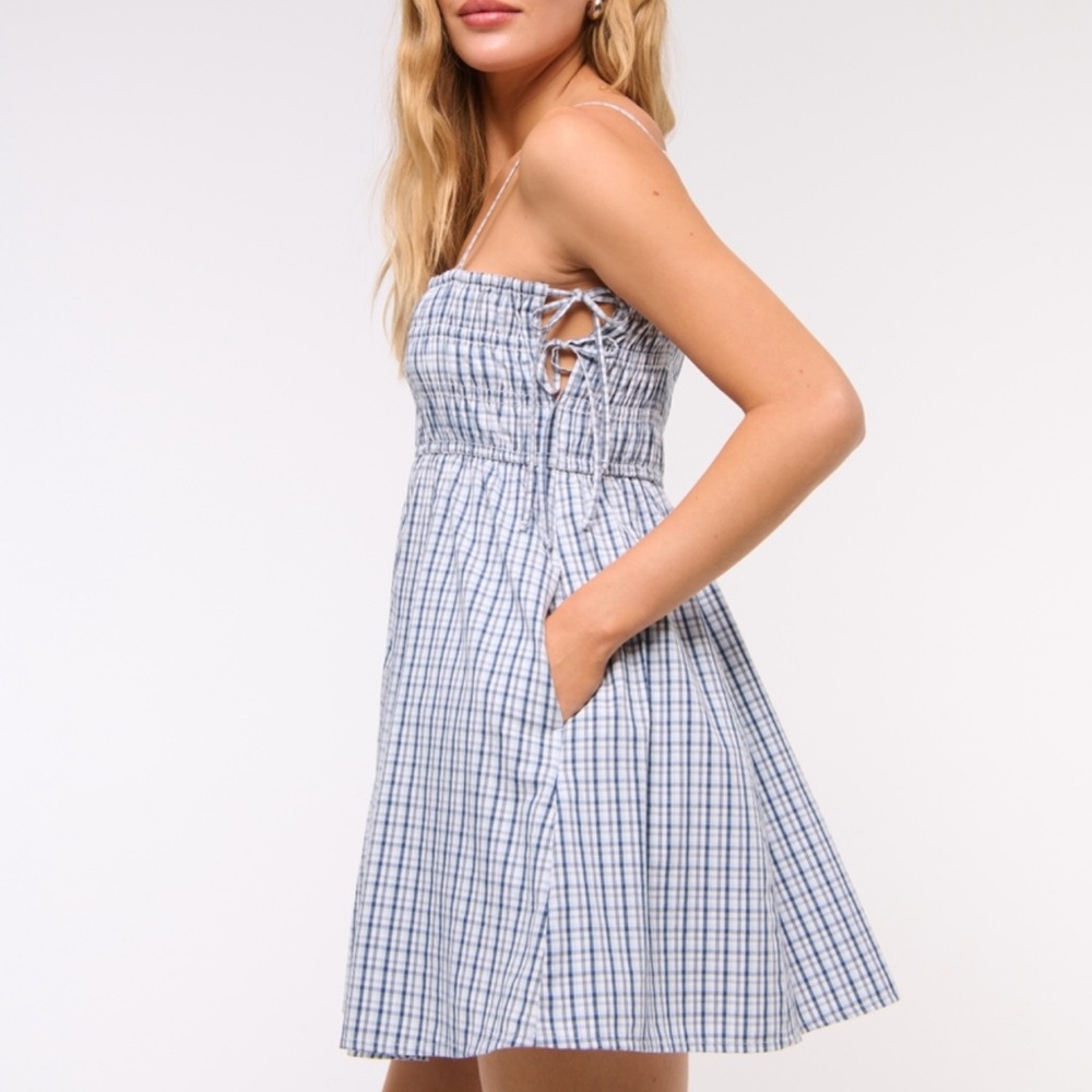 Abercrombie & Fitch Smocked Babydoll Tie Mini Dress - Picture 4 of 4